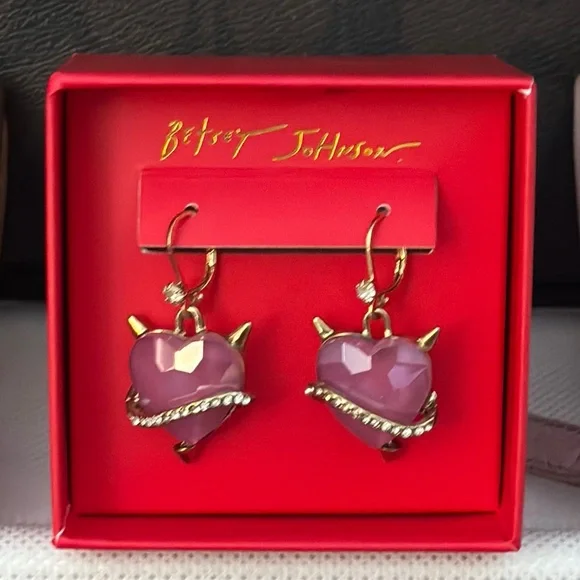 Betsey Johnson Pink and Gold Heart Earrings NWT - Picture 1 of 4